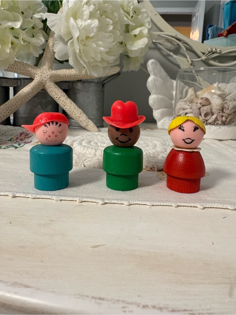 Vintage 1970s fisher price wooden little people